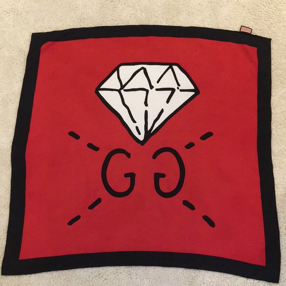 Gucci Accessories - Gucci scarf